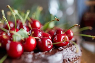 Çikolatalı cherrie katman kek