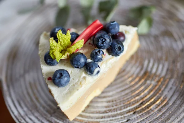 Slice Raw Avacado Cake — Stock Photo, Image