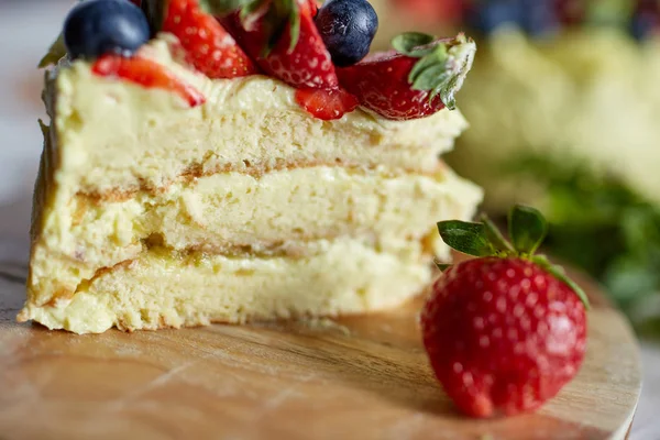 Tarta Pictachio Con Bayas — Foto de Stock