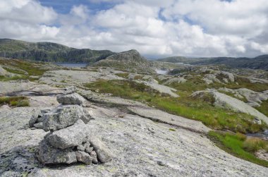 Tepeler, göller ve Norveç'in fiyortları manzara 