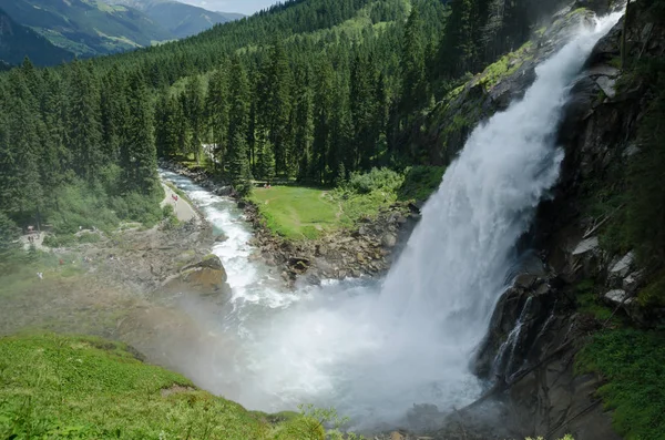 Cascades de Krimml dans la forêt alpine, Autriche — Photo