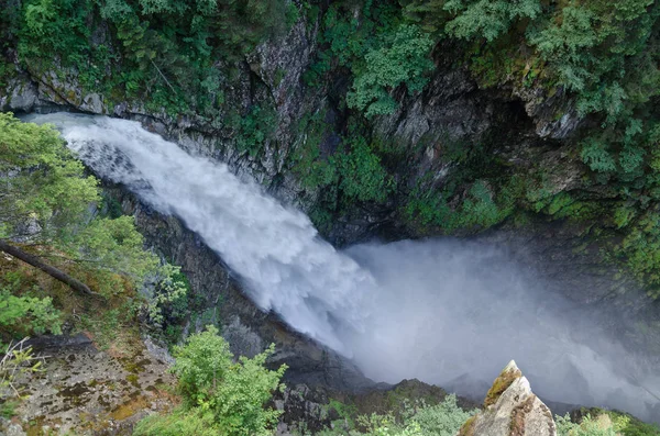 Untersulzbachtal wodospady w lesie Alpine, Austria — Zdjęcie stockowe