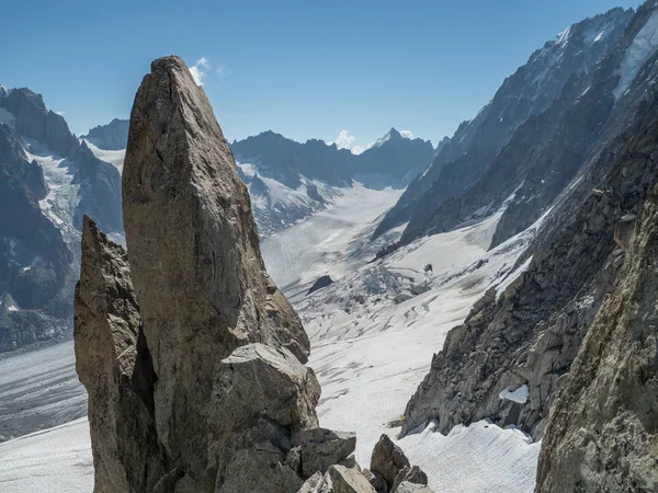 Alpine Landschaft mit Bergen und argentinischem Gletscher — Stockfoto