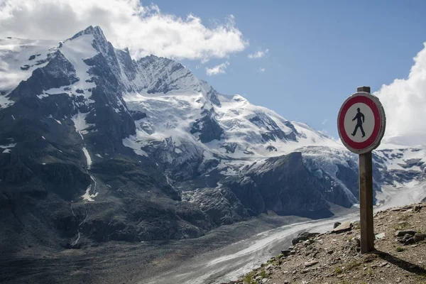 Paesaggio alpino con vetta Grossglockner e ghiacciaio Pasterzee — Foto Stock