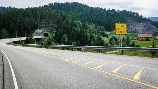 Travelling Norway Mountains Roads Valleys — Stock Photo, Image