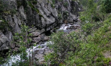 Norveç'e seyahat. Dağlar, nehirler, göller ve vadiler