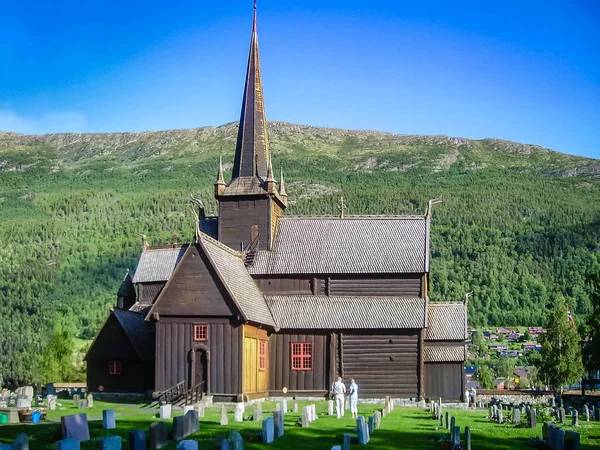 Εκκλησία Στα Βουνά Της Νορβηγίας — Φωτογραφία Αρχείου