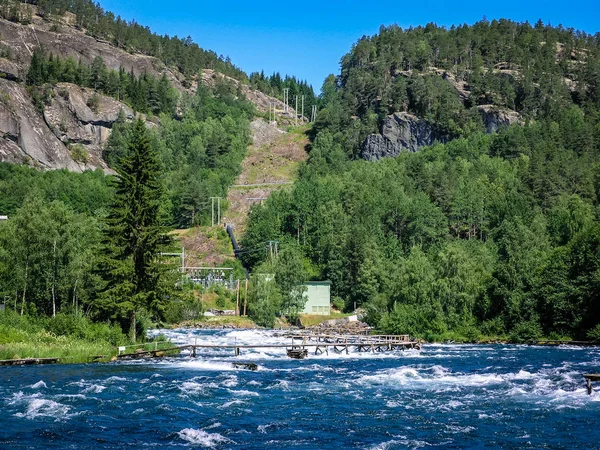 Ταξιδεύοντας Στη Νορβηγία Βουνά Ποτάμια Λίμνες Φιόρδ Και Κοιλάδες — Φωτογραφία Αρχείου