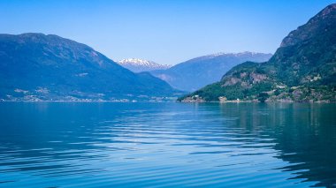 Norveç'e seyahat. Dağlar, nehirler, göller, Fiyordlar ve vadiler 