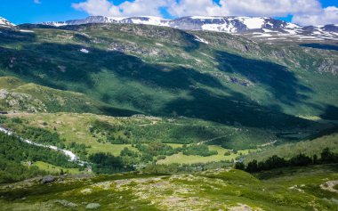 Norveç'e seyahat. Dağlar, göller, Fiyordlar ve vadiler