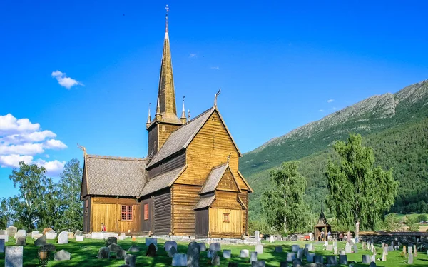 Hermosa Naturaleza Noruega Montañas Iglesia Las Tierras Altas — Foto de Stock