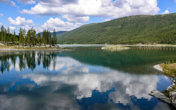 Viajar Noruega Montañas Ríos Lagos Fiordos Valles — Foto de Stock