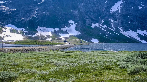 Güzel Norveç Doğa Dağlar Yollar — Stok fotoğraf