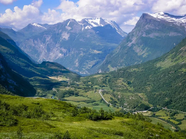 Reis Naar Noorwegen Bergen Rivieren Meren Fjorden Valleien — Stockfoto