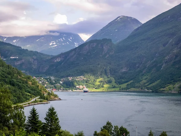 Reis Naar Noorwegen Bergen Valleien Meren Fjorden — Stockfoto