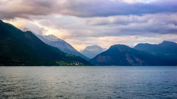 Voyager Norvège Montagnes Lacs Fjords Vallées Village Sur Côte — Photo