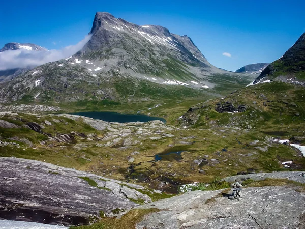 Güzel Norveç Doğa Dağlar Boğaz Dağ Nehri — Stok fotoğraf