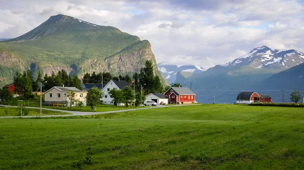 Reis Naar Noorwegen Bergdorp — Stockfoto