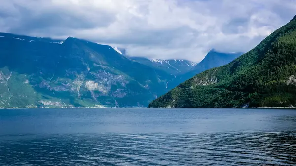 Путешествие Норвегию Горы Реки Озера Фьорды Долины — стоковое фото
