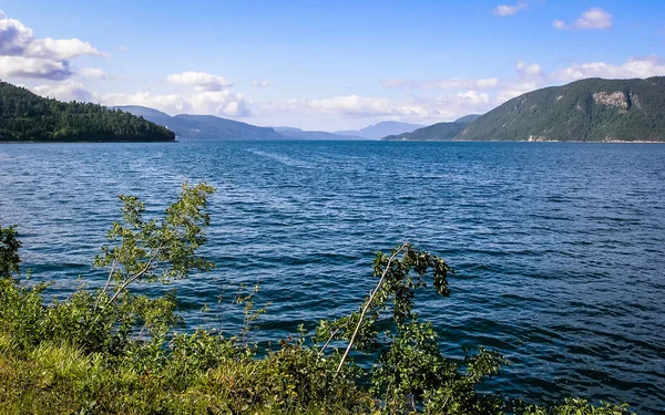 Cestujeme Norska Hory Řeky Jezera Fjordy Údolí — Stock fotografie