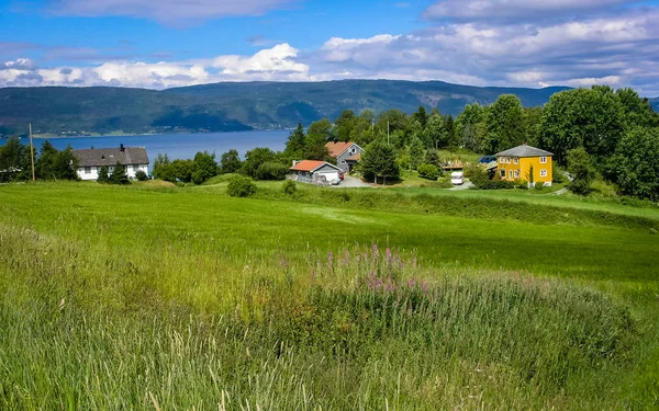 Reis Naar Noorwegen Bergen Meren Fjorden Valleien Dorp Aan Kust — Stockfoto