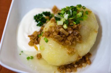 Litvanya patates Zeplinler et doldurma ile