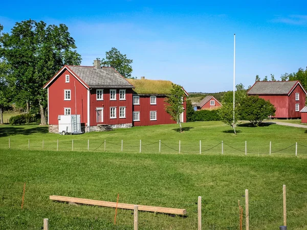 Dorf am Fjord in Norwegen. — Stockfoto