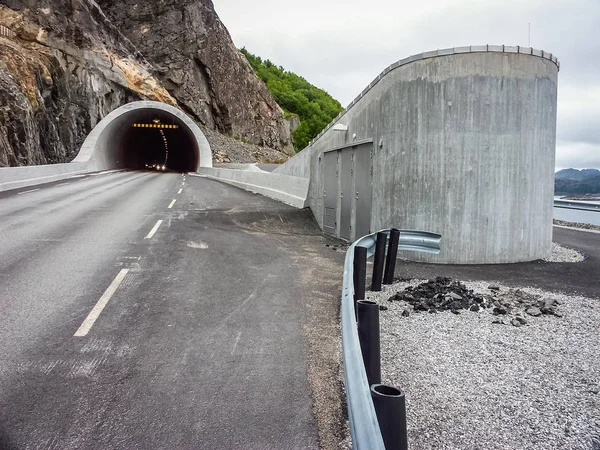 Tunnels dans les montagnes de Norvège — Photo