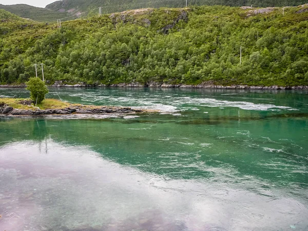 I fiordi di Norvegia. Costa rocciosa . — Foto Stock