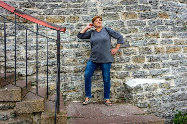 Mature Plump Woman Walks Streets Old City — Stock Photo, Image