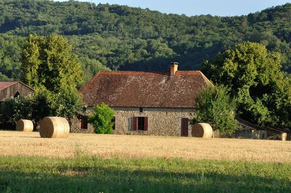 Maaseudun Maisema Dordogne — kuvapankkivalokuva