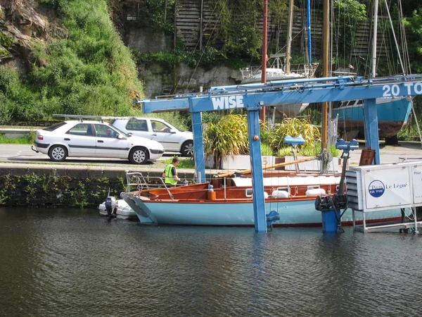 Lancement Bateau Dans Port Plerin — Photo