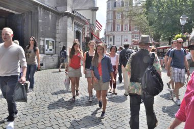 Aachen şehrinde insanlar