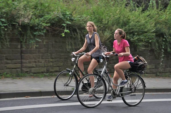 Ciclisti Aquisgrana Estate — Foto Stock