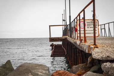 Karadeniz sahilinde dalgakıran