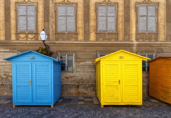 Byggnadsfasad i gamla staden Varazdin, Kroatien — Stockfoto