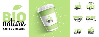 Kahve organik eğilim Logotype kümesi vektör çizim tasarım ve kağıt bardak yeşil rengi oluşturan gerektirir. Markanızı kafe şablonunun işareti tipografi elemanları ile. 3D gerçekçi Kupası vektör çizim eps 10.