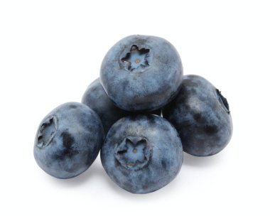 beyaz arkaplanda yaban mersini izole