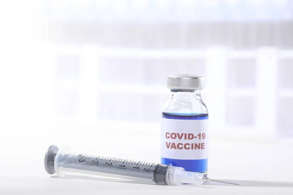 Covid Virus Vaccine Skott Injektionsflaskan Klar Att Administrera — Stockfoto