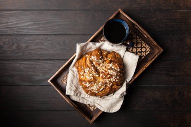 Tatlı akçaağaç şurubu ekmek