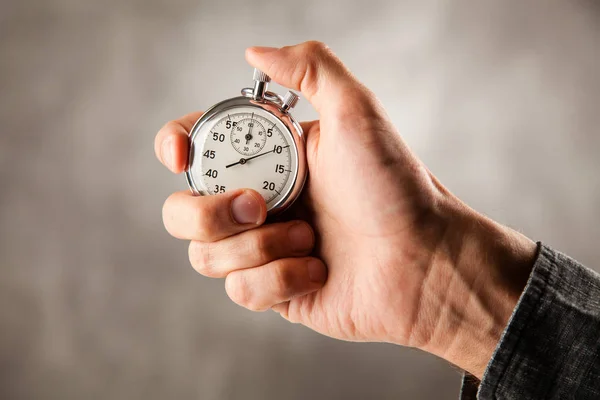 Analogt stoppur på svart bakgrund — Stockfoto