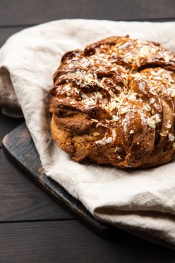 Tatlı akçaağaç şurubu ekmek