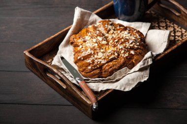 Tatlı akçaağaç şurubu ekmek