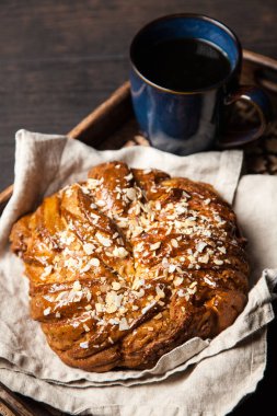 Tatlı akçaağaç şurubu ekmek
