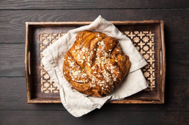 Tatlı akçaağaç şurubu ekmek