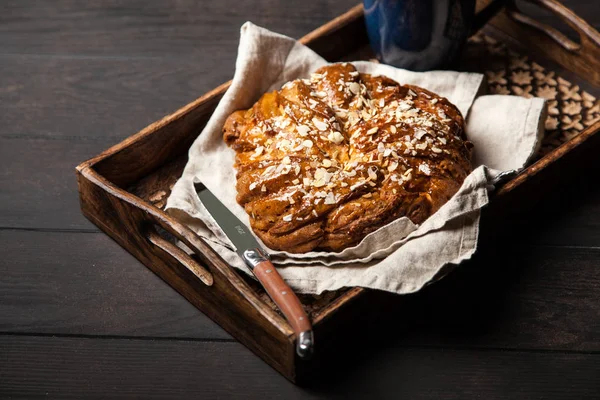 Tatlı akçaağaç şurubu ekmek