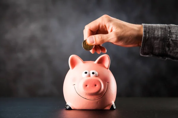 Piggy Bank em fundo preto — Fotografia de Stock