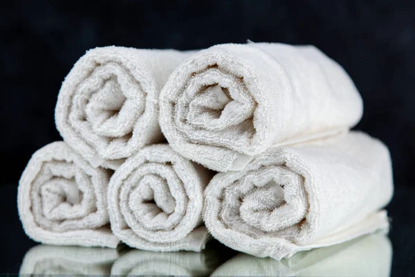 Pilha de toalhas brancas — Fotografia de Stock