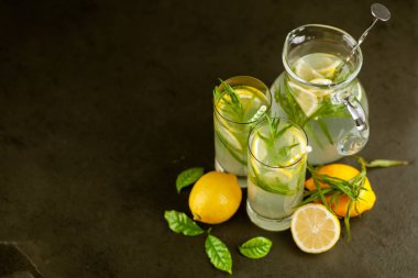 Tarhun limonata içmek