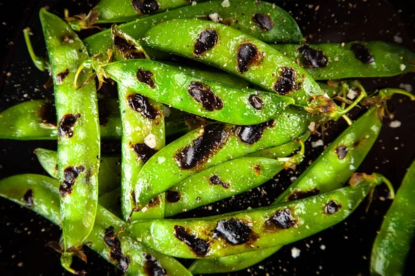 Gegrilde groene erwten — Stockfoto